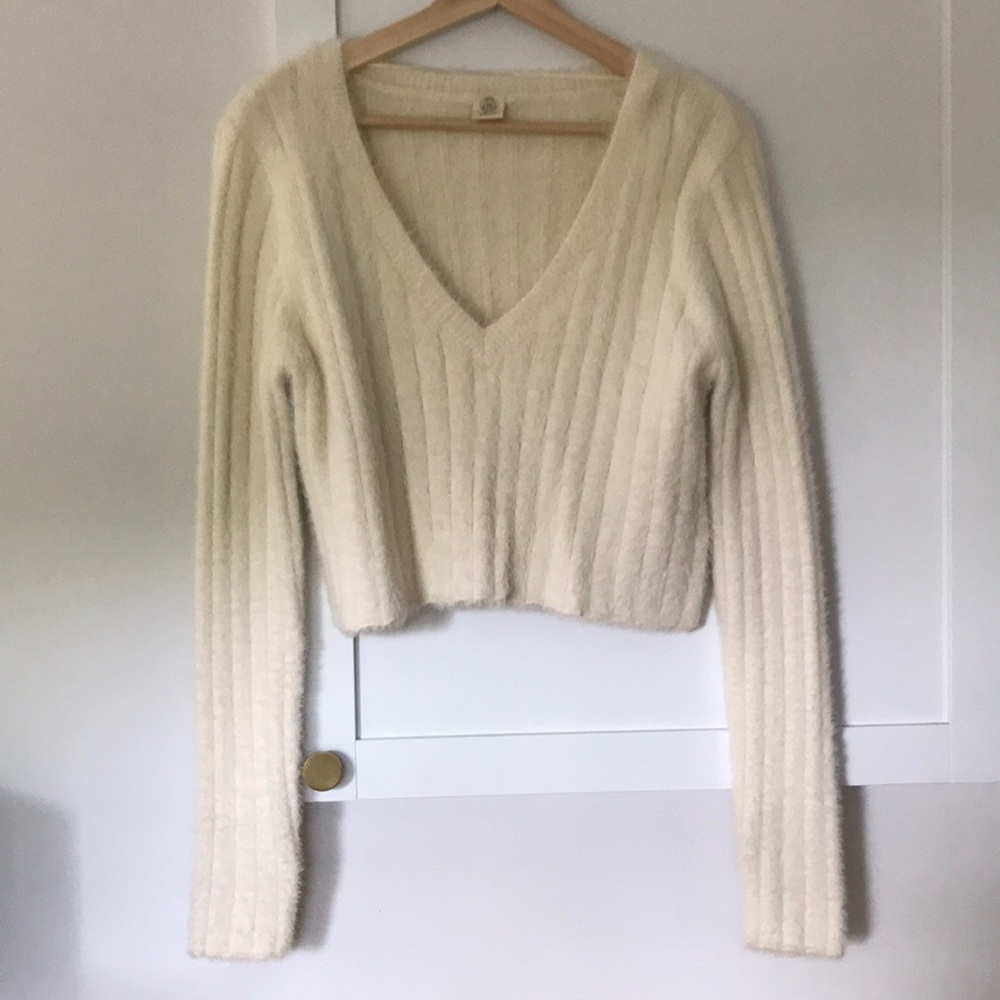 Fuzzy Cropped Sweater